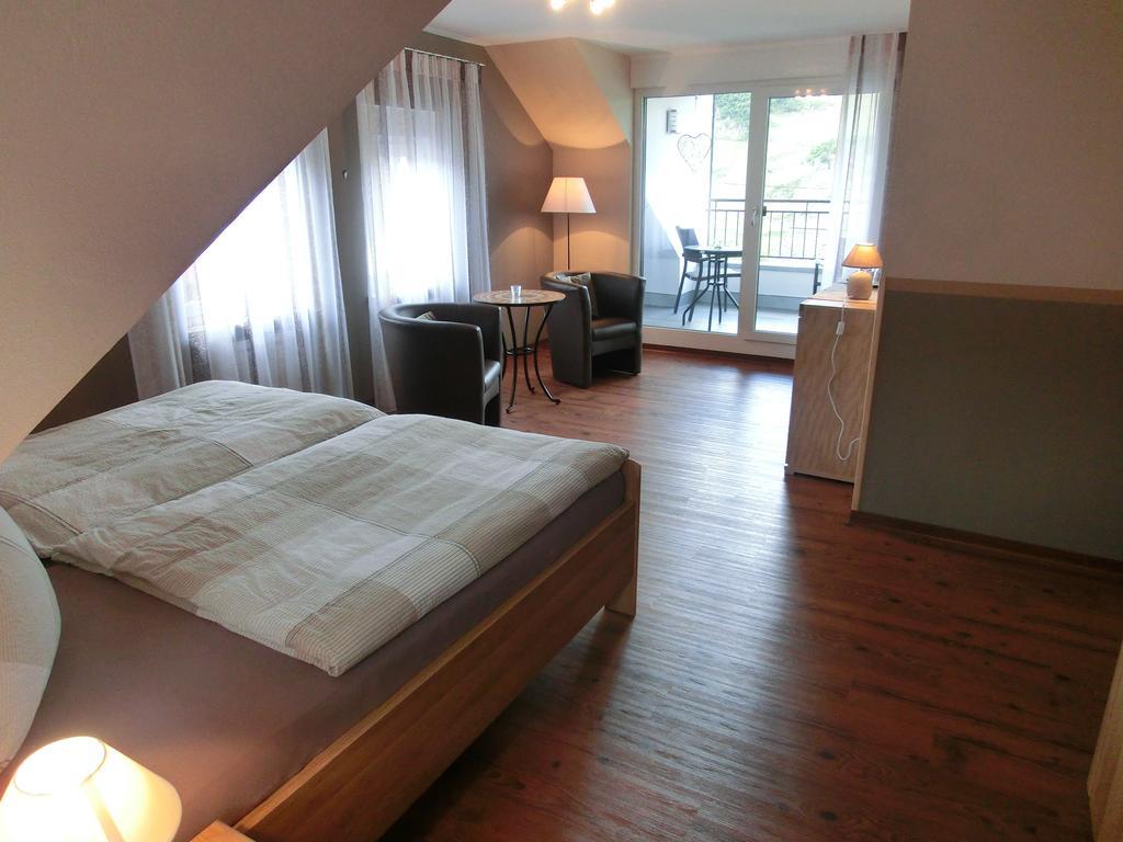 Ferienweingut Hirschen Schulstrasse Bed & Breakfast Burg  Room photo