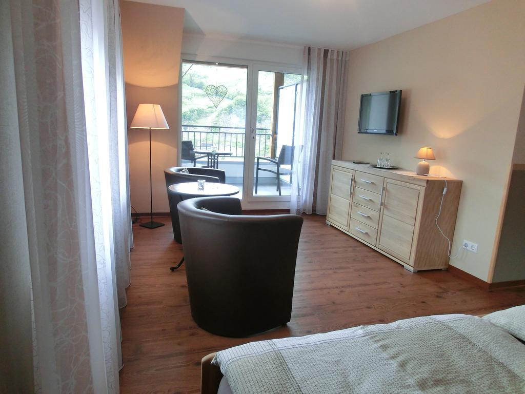 Ferienweingut Hirschen Schulstrasse Bed & Breakfast Burg  Room photo
