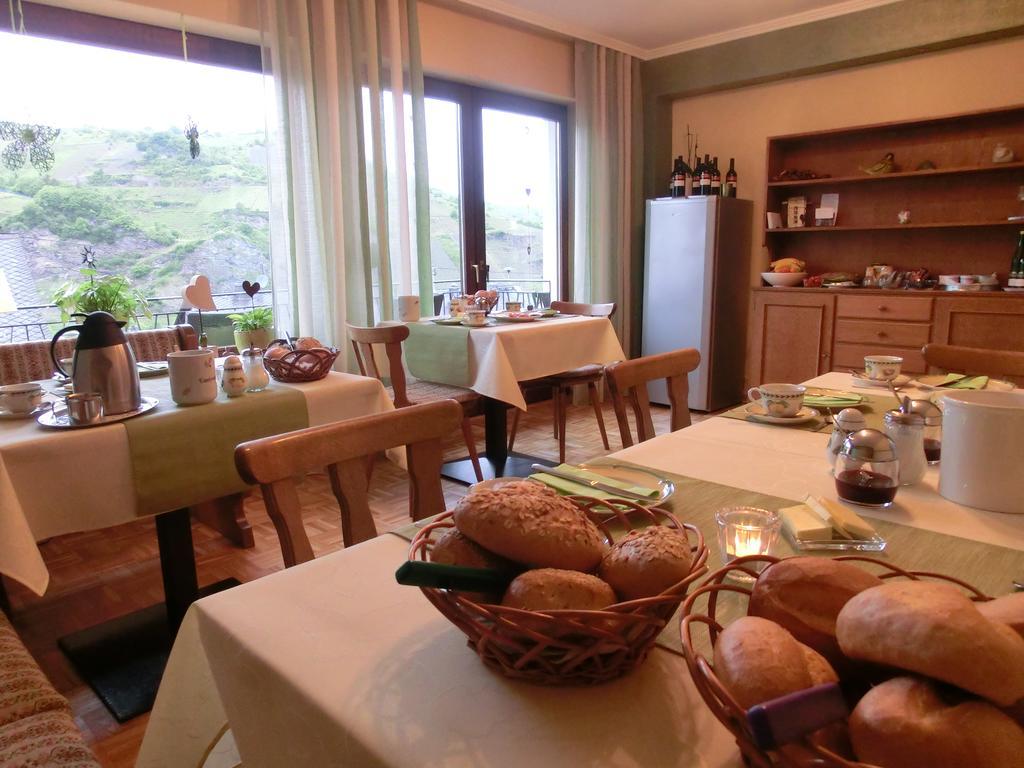 Ferienweingut Hirschen Schulstrasse Bed & Breakfast Burg  Room photo