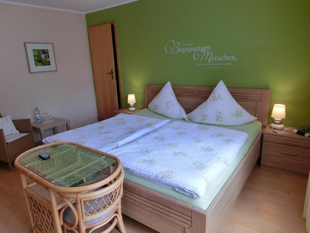 Ferienweingut Hirschen Schulstrasse Bed & Breakfast Burg  Room photo