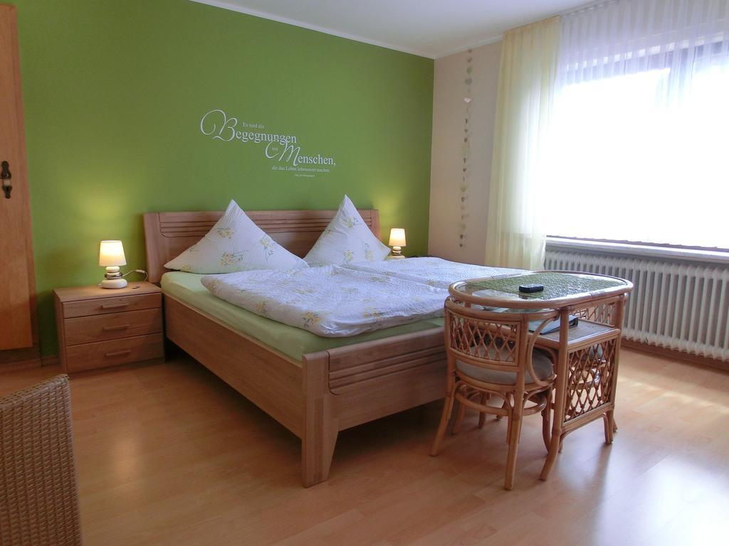 Ferienweingut Hirschen Schulstrasse Bed & Breakfast Burg  Room photo