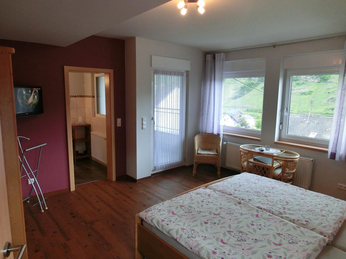 Ferienweingut Hirschen Schulstrasse Bed & Breakfast Burg  Exterior photo